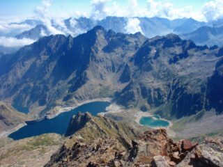 dalla cima ,il bacino del Chiotas e il Lago Brocan