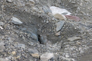 Voragini nella pietraia