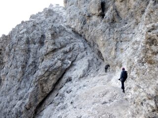 Sulla cengia mediana.