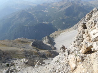 Salendo alla Perona uno sguardo verso il Petit Vallon