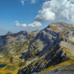 Dalla cima della Brignola, la dorsale e versante di collegamento con il Mongioie