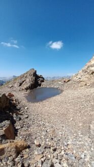 Il lago effimero nel canale di salita