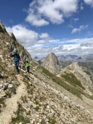 In traverso poco sotto la cima ovest