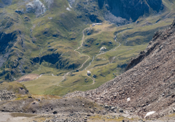 Discesa verso La Chaux dal Colle