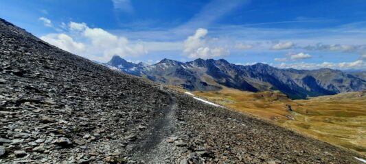 Il sentiero che permette di bypassare la cima