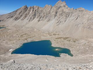 Lago dei nove colori e Aiguille de Chambeyron 