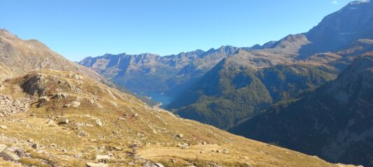 Lago di Ceresole e cime circostanti