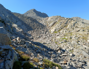 Percorso a vista su pietraia per il Colle dei Corni (deviazione a q. 2530 ca)