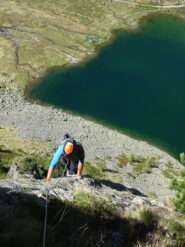 Pilastrino finale di L4 tra sole e ombra