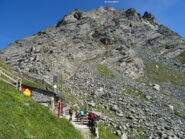 In rosso la traccia della via normale fatta in discesa vista dal Biv. Soardi .