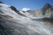 Ghiacciaio del Trayo visto dal Bivacco Gratton, con evidenti segni di sofferenza