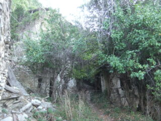 Tra i ruderi di Fasce