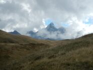 piccola apertura tra le nuvole verso il Pic de Rochebrune