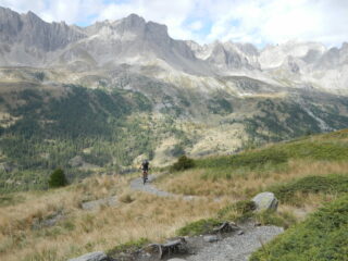 sul sentiero verso Lac Laramon