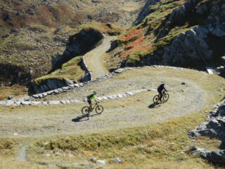 discesa dal Forte Pattacreuse verso il Lago del Moncenisio