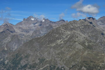 Dalla vetta: Gran Paradiso e Becchi della Tribolazione