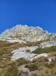 La via attacca sulla destra