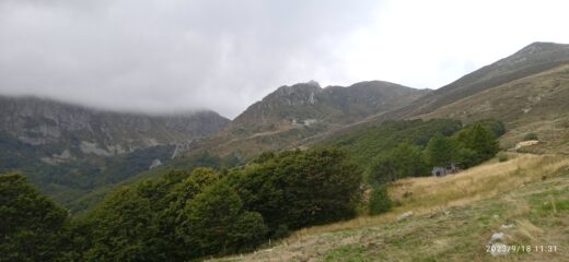 Monti Grosso (m.2007) e Antoroto (m.2149)