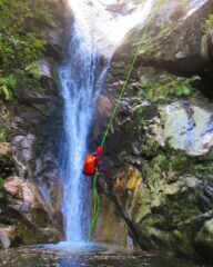 Ultima calata, utilizzato un albero in alternativa ai due punti scollegati con maglie rapide e deviatore (duro da recuperare)
