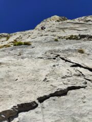 Dall'attacco, diverse cordate sulla via