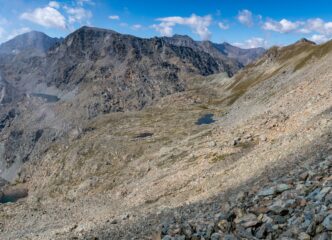 Vista dalla pietraia di salita all'Avic