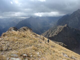 sulla cresta ,verso la cima