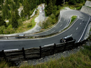 TORNANTI DISCESA MALOJA