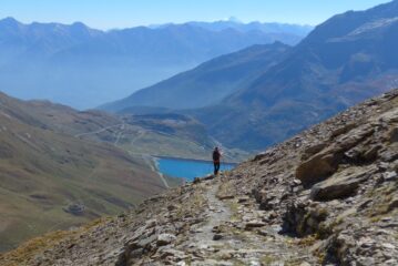 Si scende con bei panorami