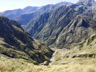 Sguardo in basso dopo attraversamento dei ruscelli.