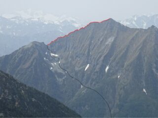 Traccia spannometrica di avvicinamento (nero) e cresta (rosso)