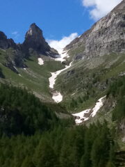 canalone di solcio e il Pizzo Boni in fondo a sx