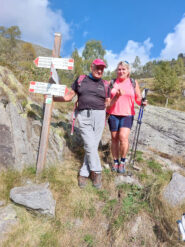 qui fisce la strada bianca e inizia il sentiero