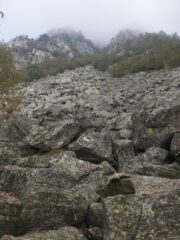 La pietraia durante l'avvicinamento