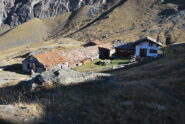 L’alpeggio di Levionaz inferiore, col casotto del Guardaparco, salendo da Eaux Rousses