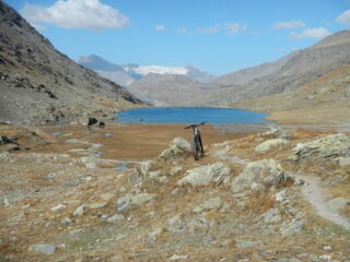 il Lago Savine visto dal sentiero del Bivacco Clapier