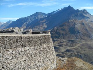 panorama verso la Punta Roncia il cui ghiacciaio è ridotto ad una 