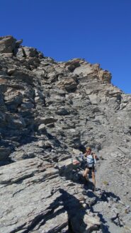 La discesa nel tratto ripido sotto la punta