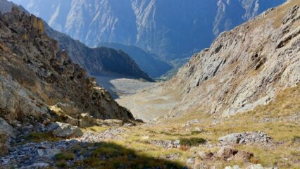 La lunga discesa dal passo di Frassinetto 