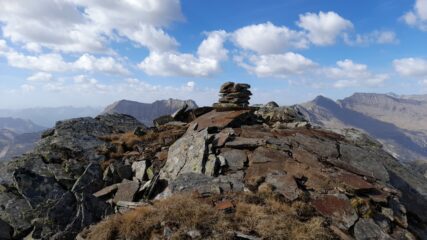 Il modesto ometto di vetta