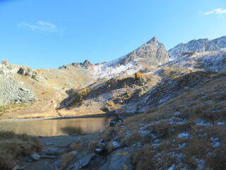 Lago delle Loie e cima Valletta di Bardoney