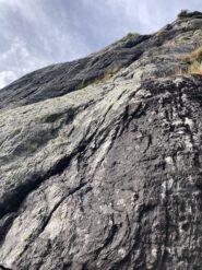 Il muretto di L4 e parte alta della via