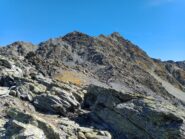 La facile e bella cresta di discesa