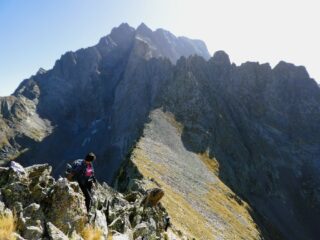 La breve crestina che porta in cima