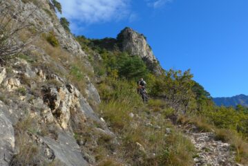 Salendo accanto alle pareti