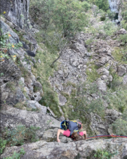 Martina impegnata nel 6a+ fisico