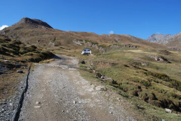 In vista del Rifugio Dondena