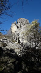 la rocca arrivando dal sentiero..