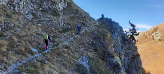 sulla cengia ritornando al colletto fra le 2 punte