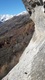 il traverso verso alta valle da S2 in comune con le due vie salite..