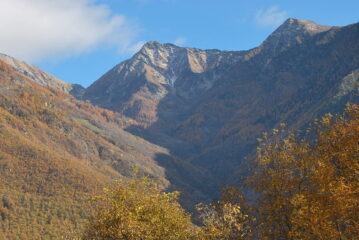 Il Col Dondeuil risalendo da Isollaz a Challand S. Victor